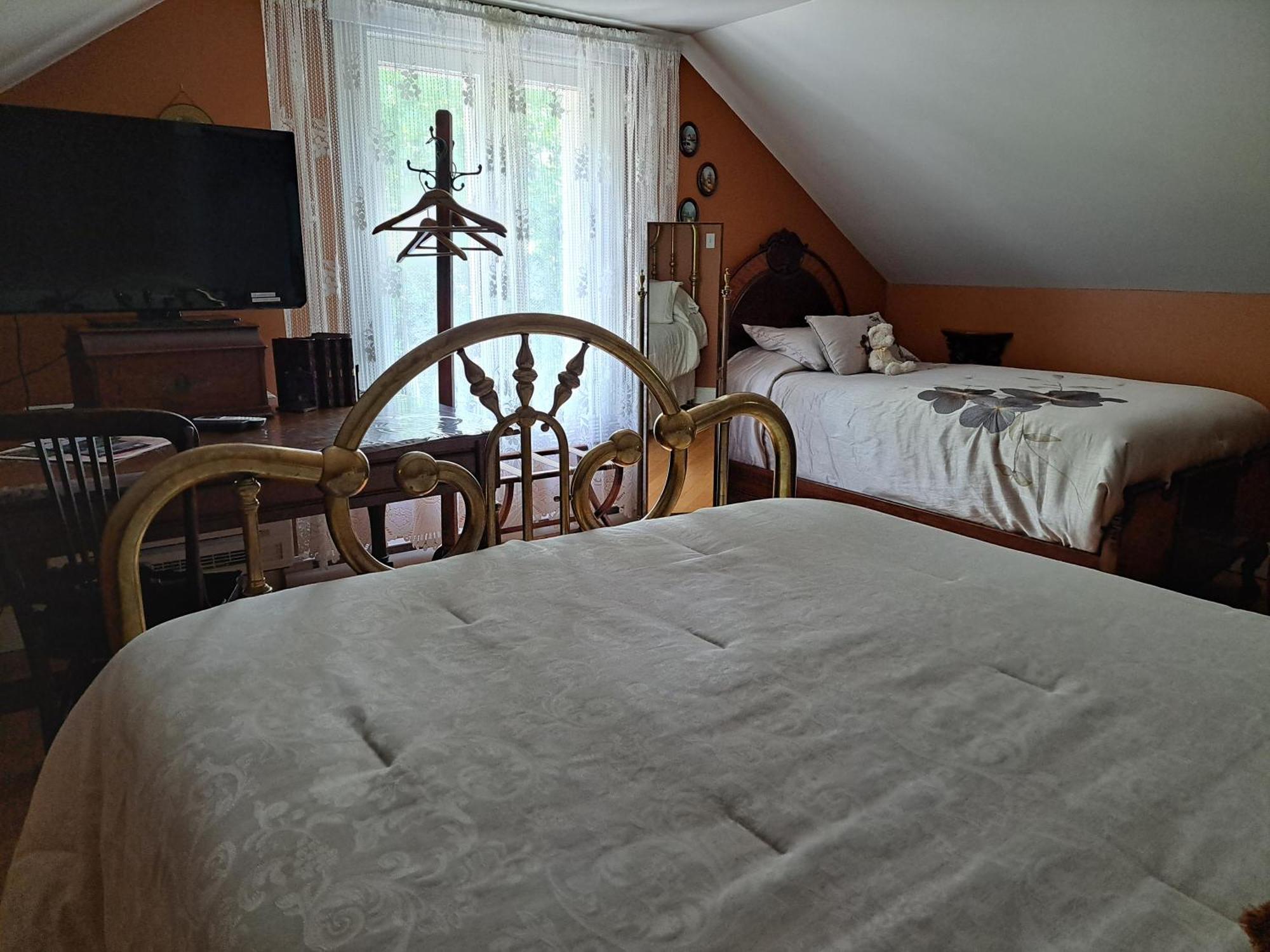 Gite Au Charme Victorien Beauceville Exteriör bild