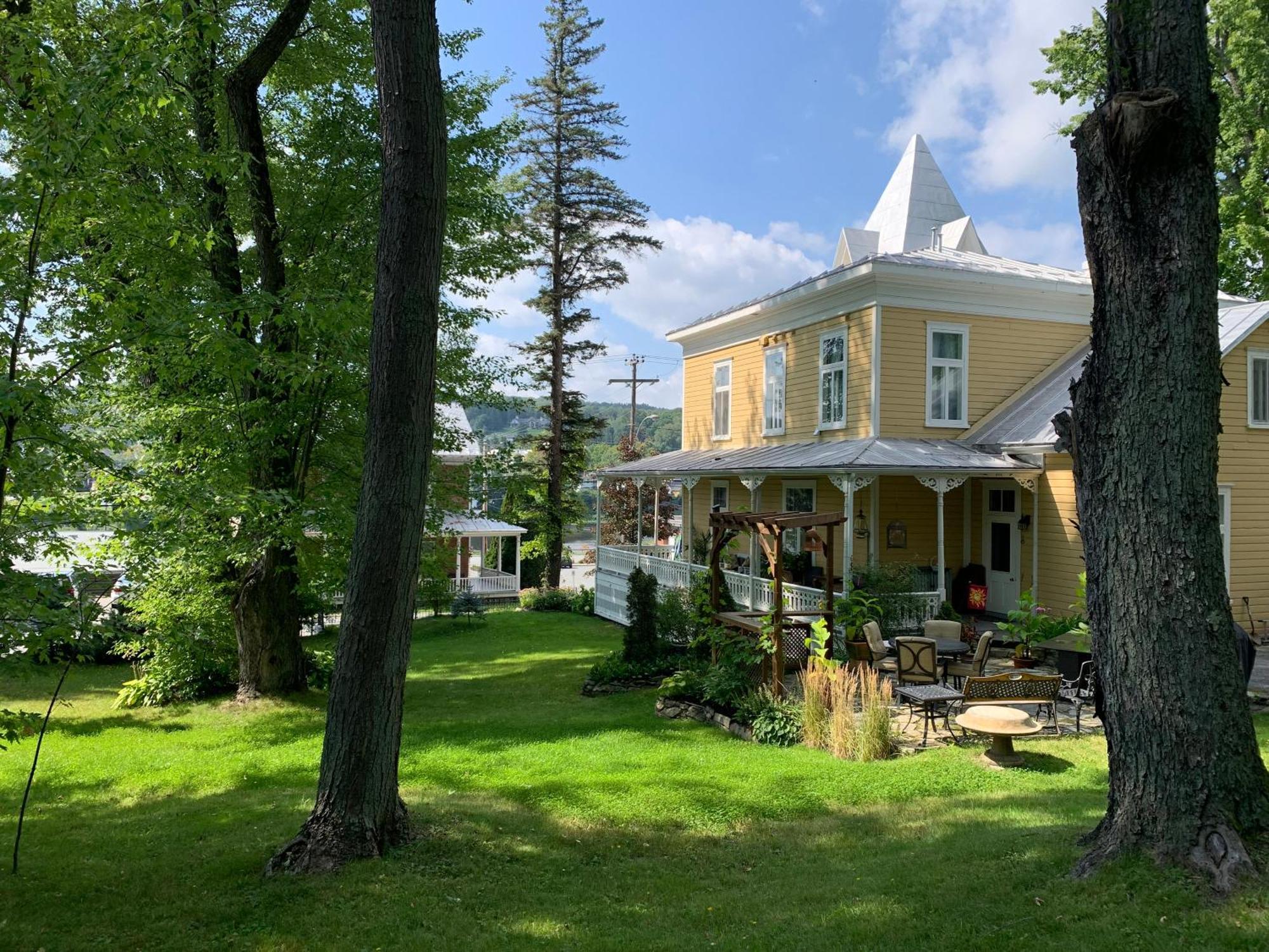 Gite Au Charme Victorien Beauceville Exteriör bild